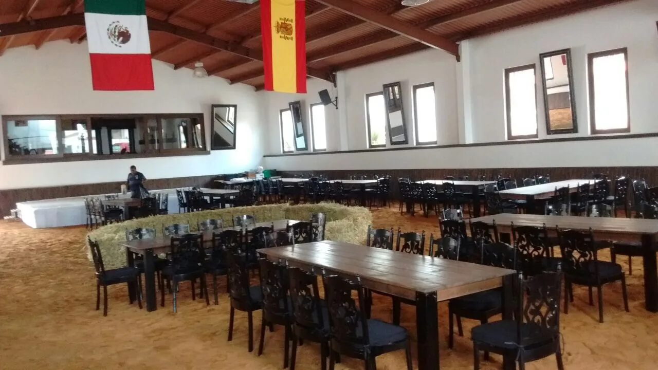 Mesas y comedores para eventos en renta - Perfect Host CDMX